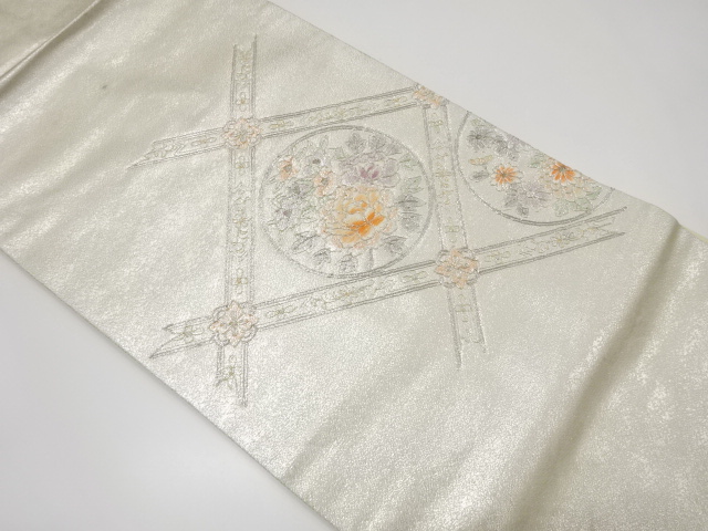 格天井に花丸模様刺繍名古屋帯